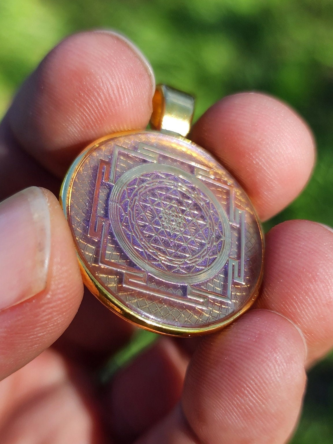 Small Talisman | Pendant | Gold Sri Yantra | Gold Pendant Tray | 25mm | UV Resin