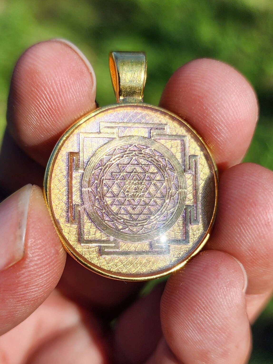 Small Talisman | Pendant | Gold Sri Yantra | Gold Pendant Tray | 25mm | UV Resin