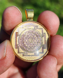 Small Talisman | Pendant | Gold Sri Yantra | Gold Pendant Tray | 25mm | UV Resin