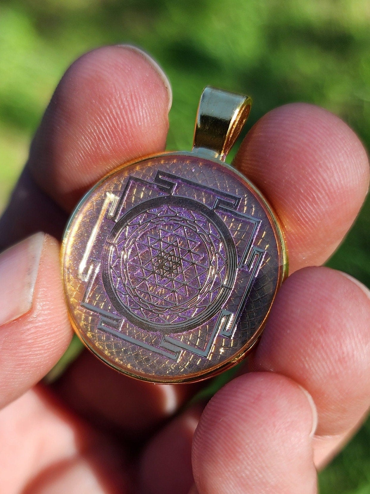 Small Talisman | Pendant | Gold Sri Yantra | Gold Pendant Tray | 25mm | UV Resin